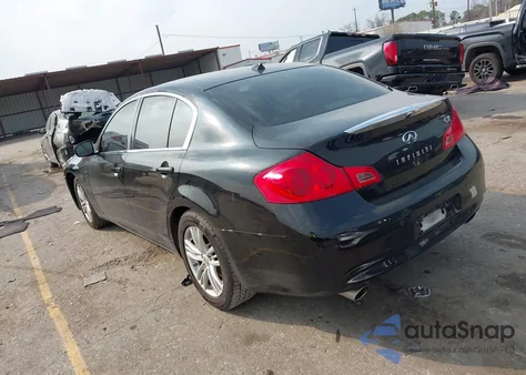 2013 Infiniti G37 Journey z USA, uszkodzony, nr VIN JN1CV6AP5DM711367
